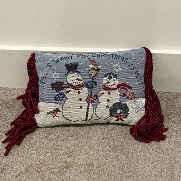 Tapestry Pillow Christmas Decor Snowman Holiday Red Fringe Accent Throw - Picture 1 of 4